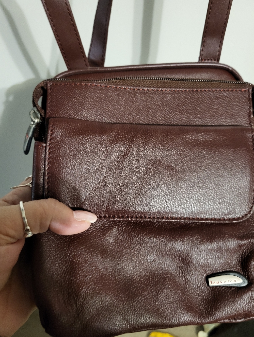 TRAVELON ANTI THEFT LEATHER CROSSBODY BAG - Picture 3 of 11
